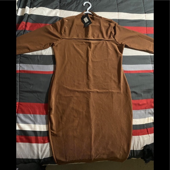 Dress - Picture 4 of 4